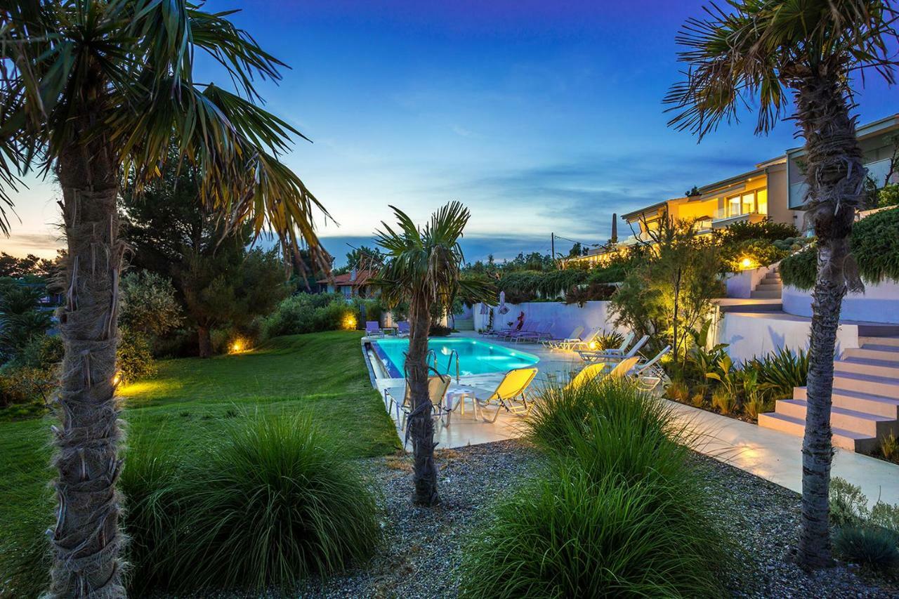 A&A Luxury Beach Villas Nikiti  Exterior photo