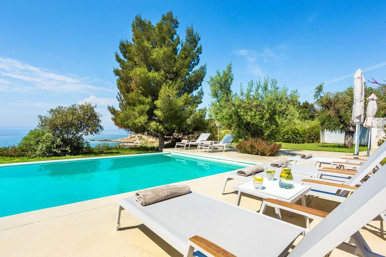A&A Luxury Beach Villas Nikiti  Exterior photo